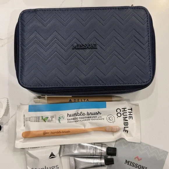 NWT, set of 2 Missoni for Delta Navy Travel Kit with Grown Alchemist products - Picture 2 of 5